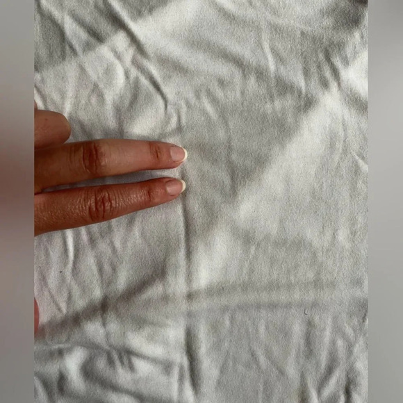 FREE White long sleeve top - Picture 7 of 10